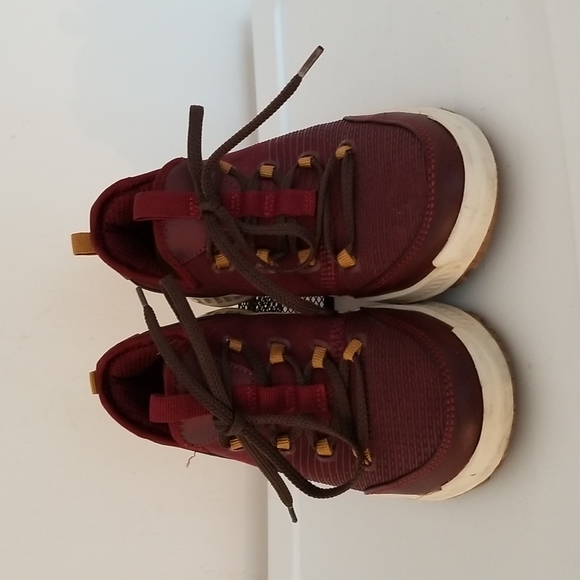 Baretraps Sneakers - Picture 3 of 10